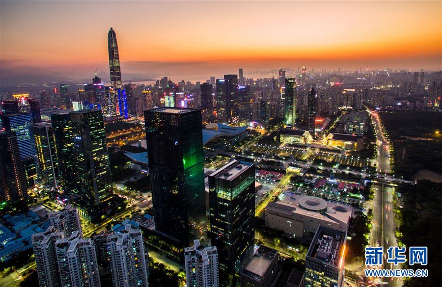 (壯麗70年·奮斗新時(shí)代——共和國發(fā)展成就巡禮·圖文互動(dòng))(2)南粵譜寫新篇章 敢為人先再出發(fā)——廣東70年跨越式發(fā)展紀(jì)實(shí)