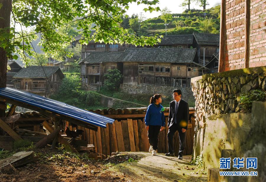 （時(shí)代先鋒·圖文互動）（3）大山里奏響“放牛班的春天”——記浙江對口幫扶貴州臺江民中校長陳立群