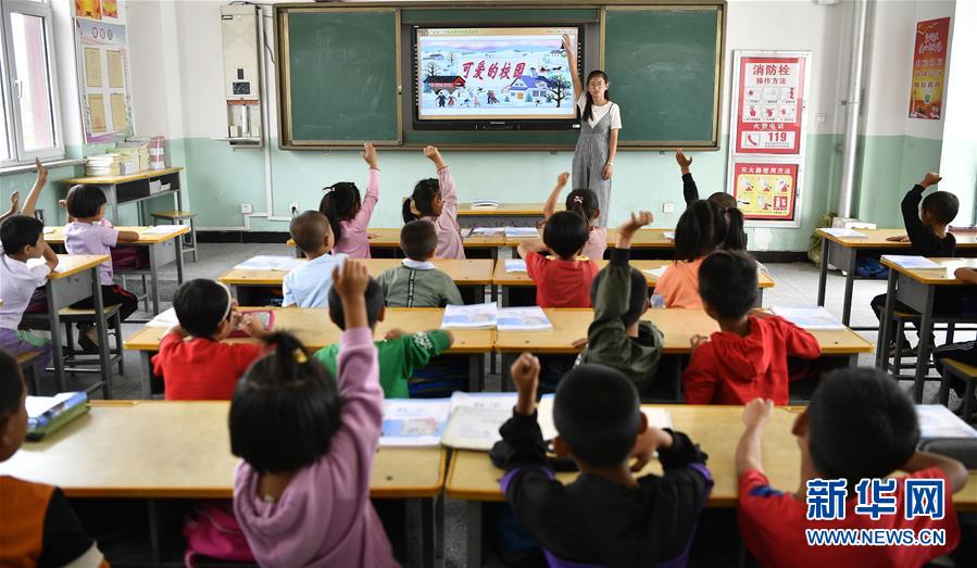 (集中連片特困地區貧困村調研行·圖文互動)(3)“金沙灘”上希望無限——寧夏永寧縣原隆村脫貧調查