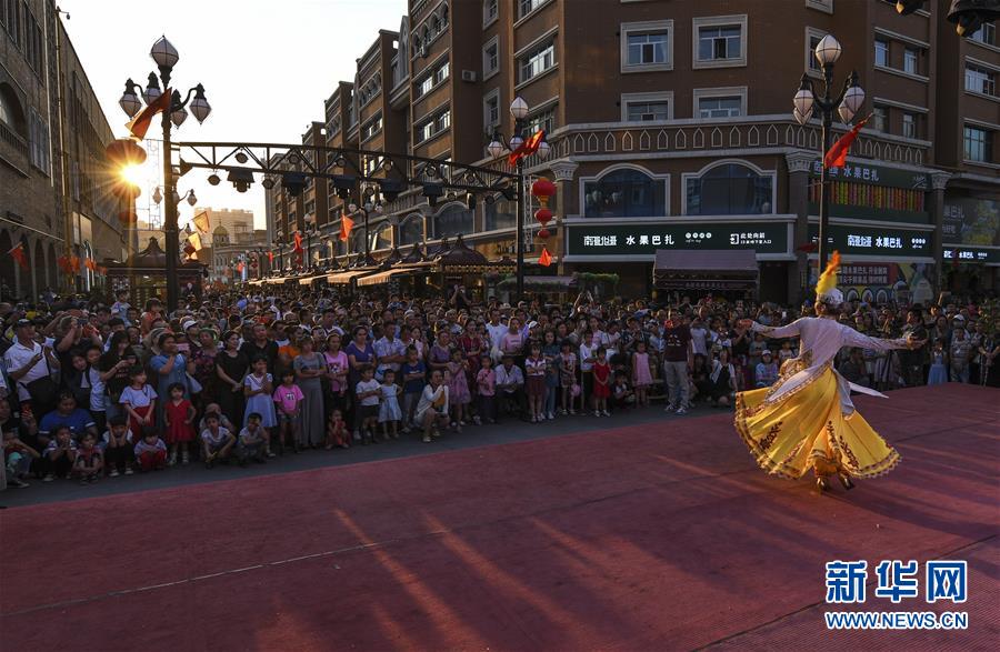 (新華全媒頭條·圖文互動)(5)同心筑夢映天山——新疆70年改革發展穩定述評