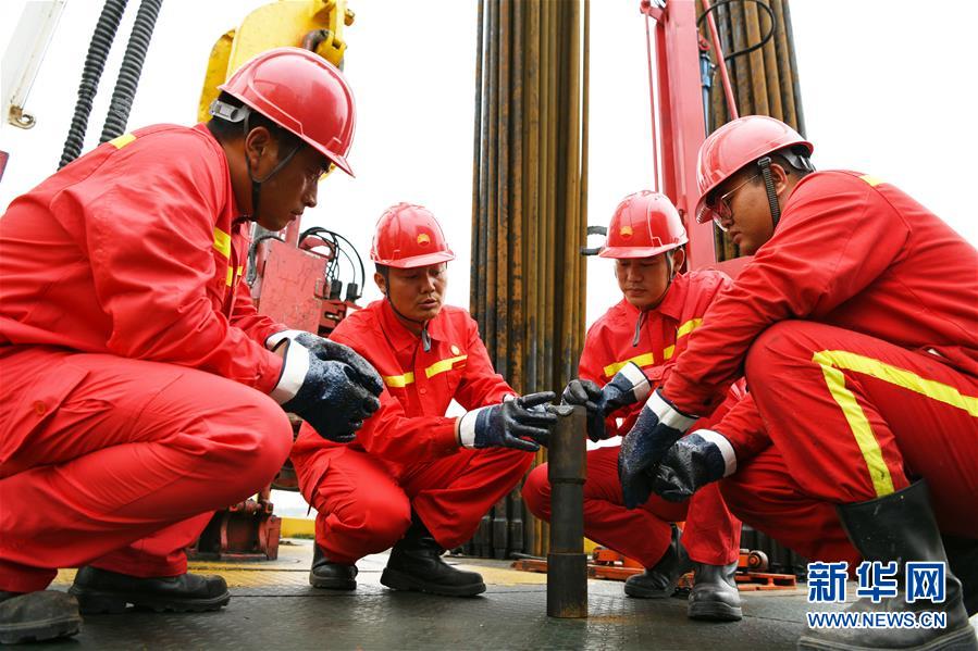 (圖文互動)(5)當好標桿旗幟 建設百年油田——寫在大慶油田發現60周年之際