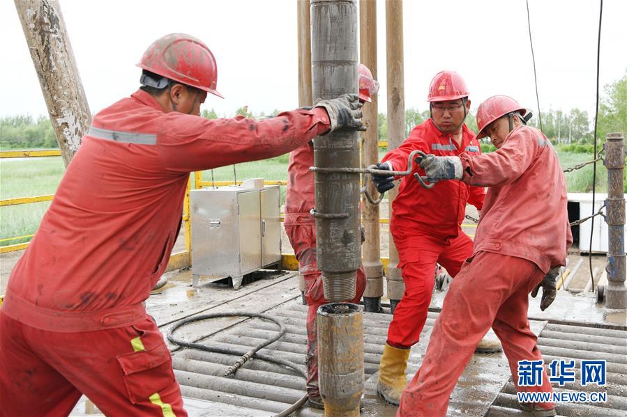 (圖文互動)(3)當好標桿旗幟 建設百年油田——寫在大慶油田發現60周年之際