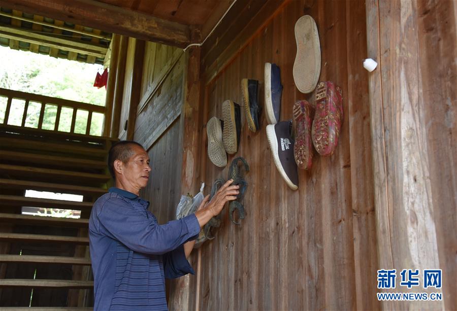 （愛(ài)國(guó)情 奮斗者·圖文互動(dòng)）（4）貴州印江高石坎護(hù)林隊(duì)：半輩子，以林場(chǎng)為家