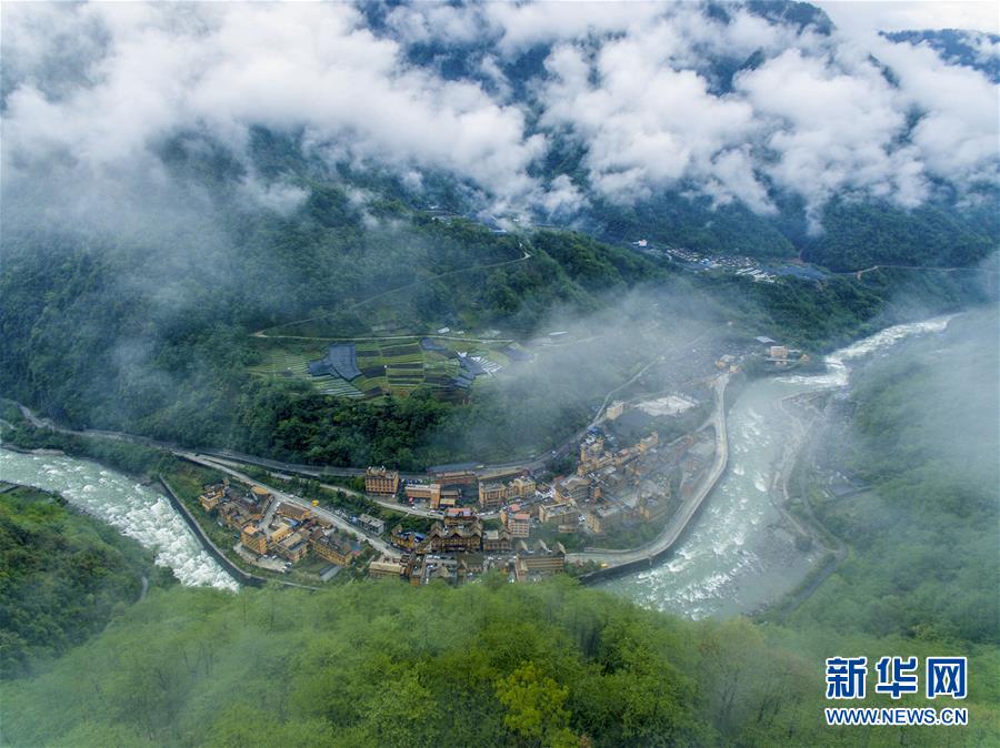 (新華全媒頭條·圖文互動)(10)讓各民族手足相親守望相助——以習近平同志為核心的黨中央關心少數民族和民族工作紀實