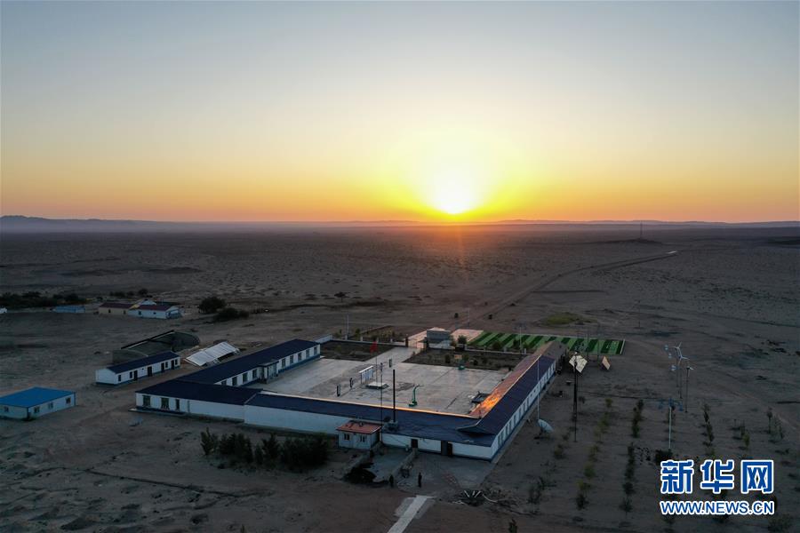 (愛國情 奮斗者·圖文互動)(1)印刻在戈壁上的名字