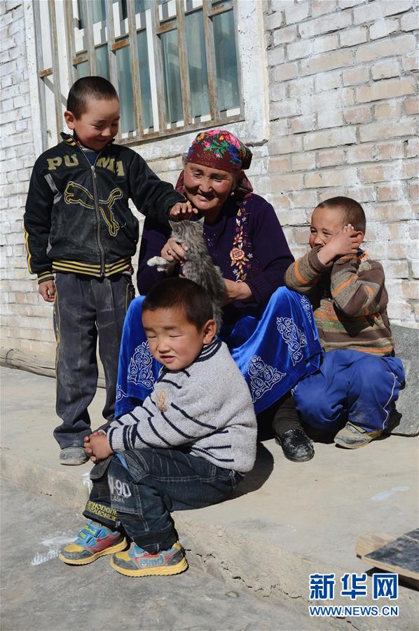 (壯麗70年·奮斗新時代——共和國榮光·圖文互動)(1)中國,一生的守護——記“人民楷模”國家榮譽稱號獲得者布茹瑪汗·毛勒朵