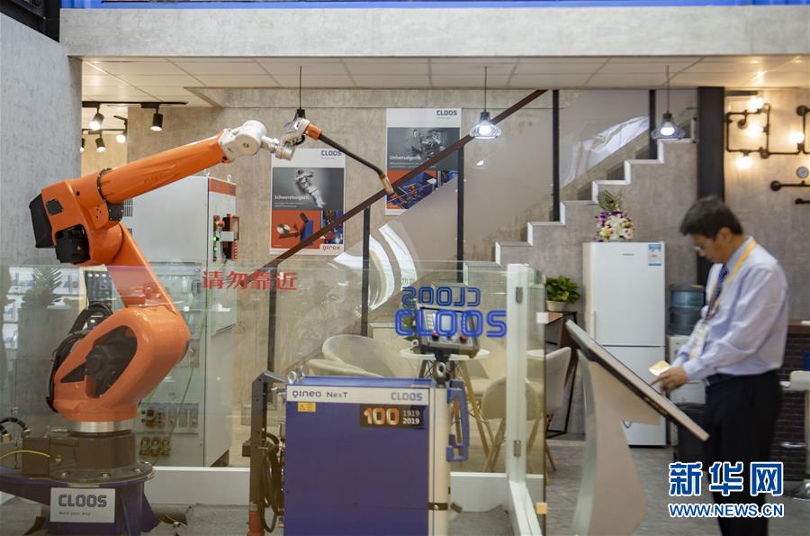 (新華全媒頭條·圖文互動(dòng))(5)共襄盛舉 共享未來(lái)——與會(huì)人士熱議習(xí)近平主席在第二屆中國(guó)國(guó)際進(jìn)口博覽會(huì)上的主旨演講