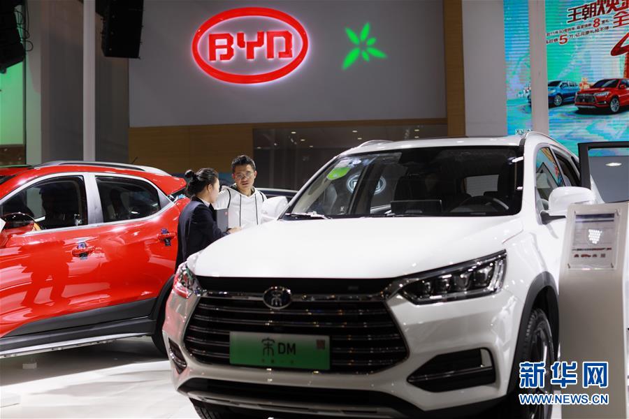 （新華全媒頭條·兩會特別報道·圖文互動）（1）抓住新機遇 贏得新優(yōu)勢——從全國兩會看奮進(jìn)中國的發(fā)展動力