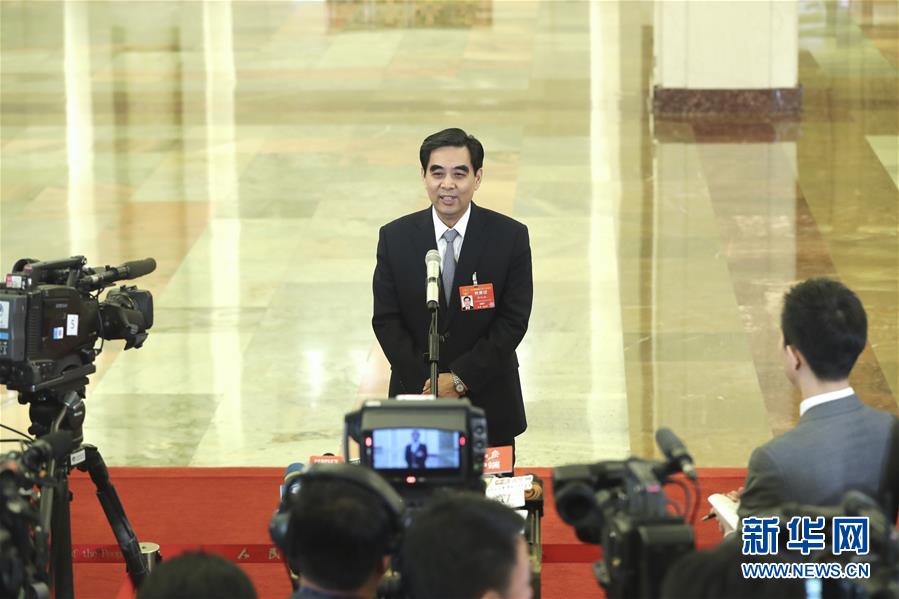 (兩會(huì)·面對(duì)面)(8)采訪部長(zhǎng)