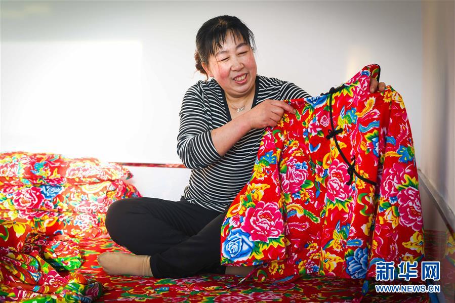 (新春走基層·圖文互動(dòng))(4)最冷的日子 最暖的團(tuán)聚——寒極小年里的暖心故事