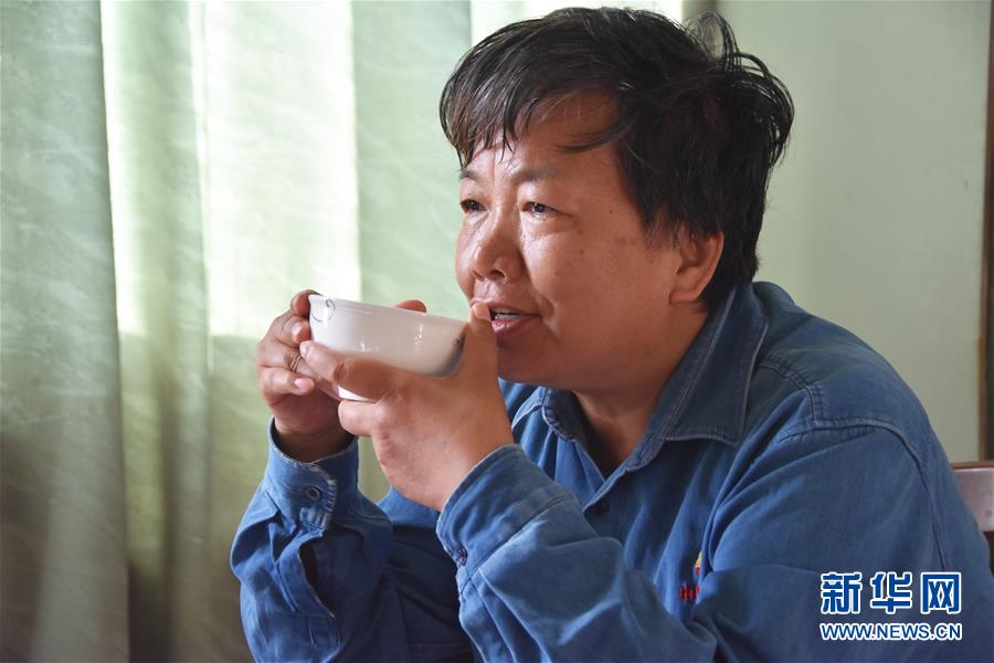 (新華全媒頭條·圖文互動)(11)塔克拉瑪干的“播綠使者”——中科院新疆生態(tài)與地理研究所高級工程師常青的故事