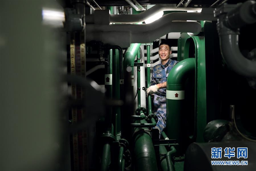 （新春走基層·圖文互動）（5）“我們的目標在視距之外，征途是星辰大海”——夜探國產首艘萬噸級驅逐艦南昌艦