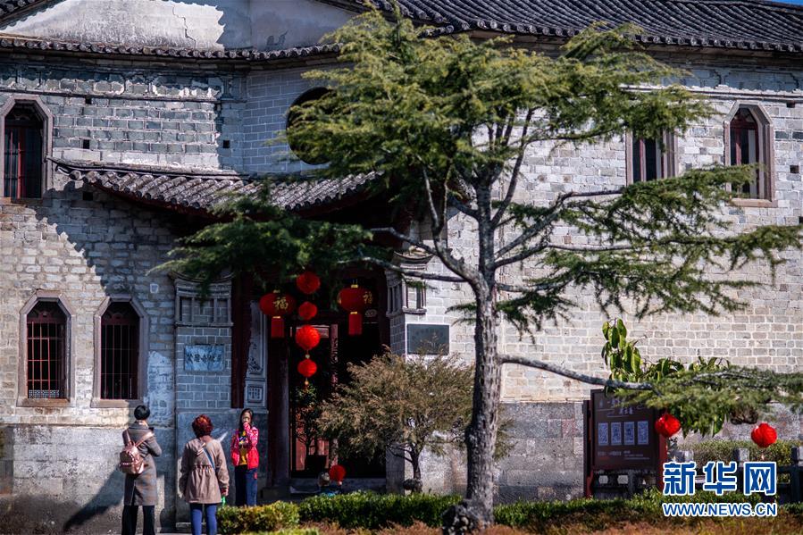 （圖文互動(dòng)）（6）跨越發(fā)展起宏圖 信心滿懷著華章——習(xí)近平總書(shū)記考察云南回訪記