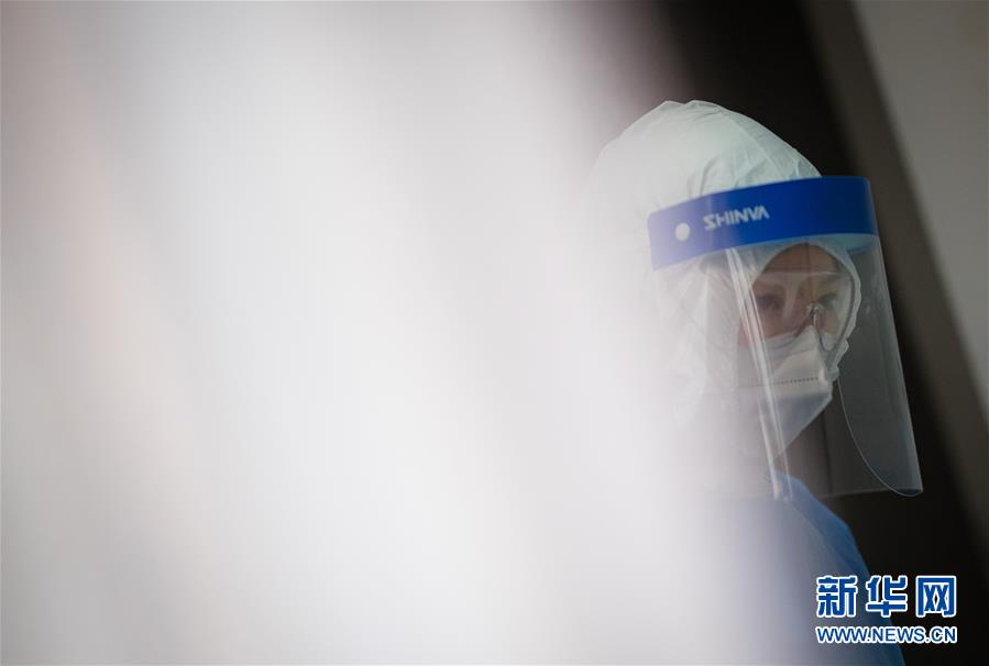 （新型冠狀病毒感染的肺炎疫情防控）（3）鏡頭下的一線醫護人員