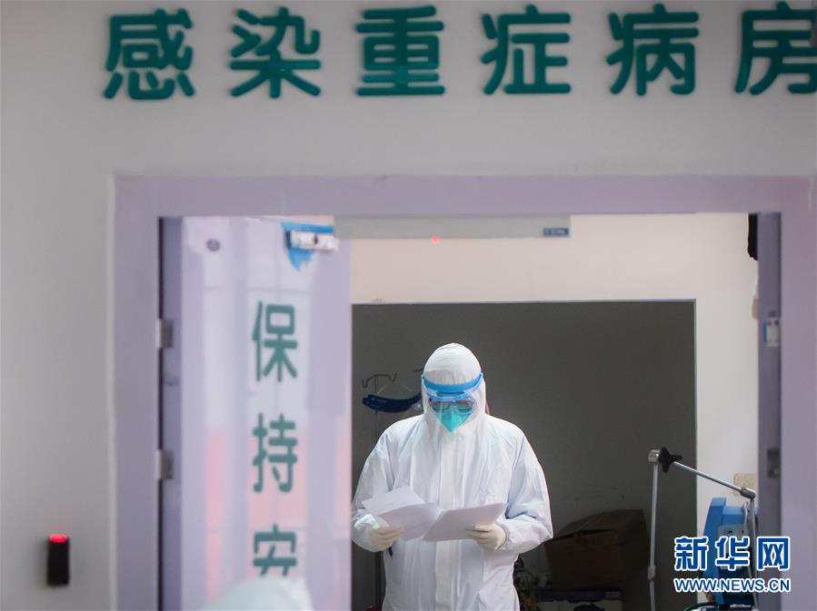 （新華全媒頭條·圖文互動(dòng)）（2）凡人亦英雄——連線(xiàn)一線(xiàn)醫(yī)護(hù)人員