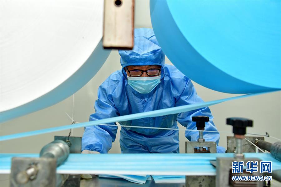 (聚焦疫情防控·圖文互動(dòng))(1)和時(shí)間賽跑——山西防疫緊缺物資生產(chǎn)一線見(jiàn)聞