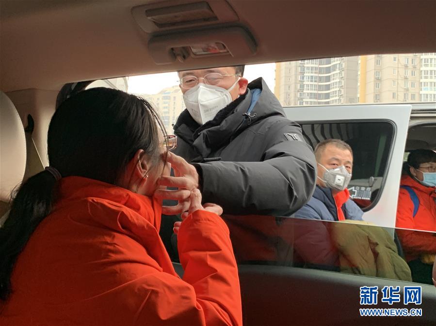 (聚焦疫情防控·圖文互動)(1)“疫”散有終時(shí) “情”牽無窮期——馳援武漢的北京“逆行者”“后援團(tuán)”紀(jì)事
