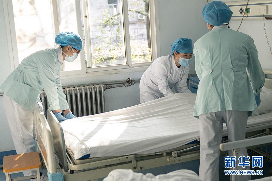(新華全媒頭條·圖文互動(dòng))(10)著力治,加力控,全力防——武漢防控疫情最新熱點(diǎn)追蹤