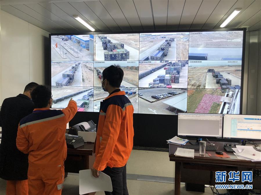 （圖文互動）（2）抓好防疫保暢，還管司機吃飯——廣西欽州保稅港區服務企業復工見聞