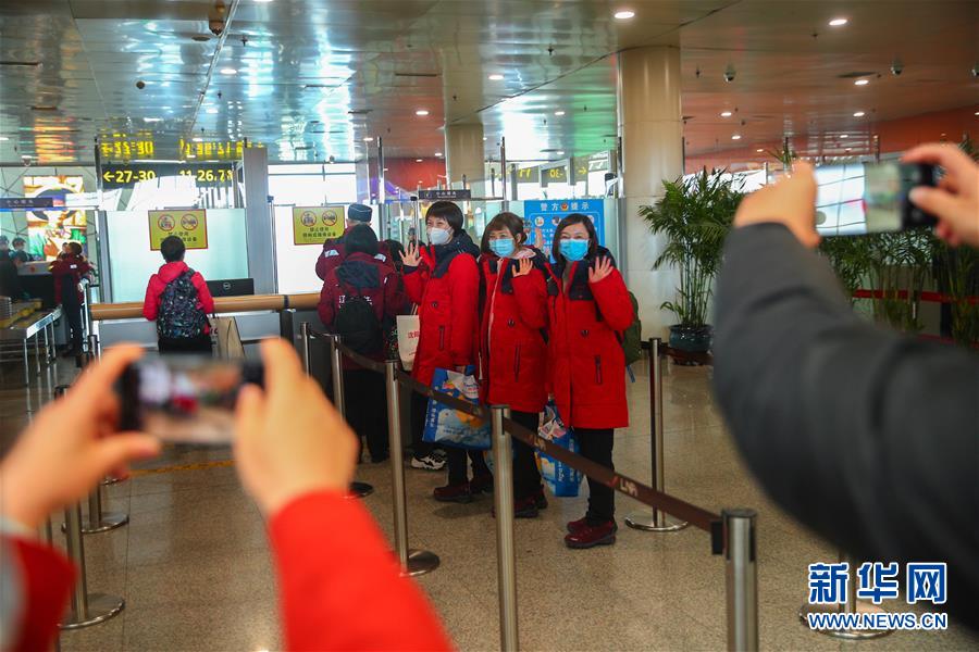 (聚焦疫情防控·圖文互動(dòng))(3)十送醫(yī)護(hù)“戰(zhàn)士”下荊楚——遼寧醫(yī)療隊(duì)馳援湖北群像掃描