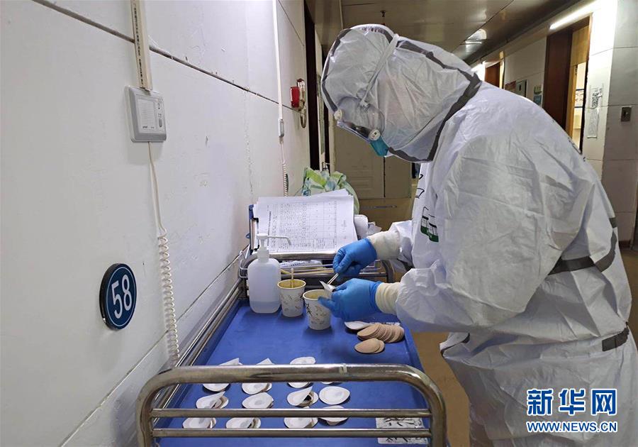 (聚焦疫情防控·圖文互動)(10)參與救治新冠肺炎確診病例超八成——中醫藥在抗擊疫情中貢獻力量