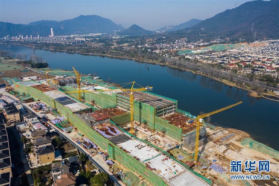 （新華全媒頭條·圖文互動）（16）磨難壓不垮 奮起正當時——習近平總書記在統(tǒng)籌推進新冠肺炎疫情防控和經(jīng)濟社會發(fā)展工作部署會議上的重要講話振奮人心凝聚力量