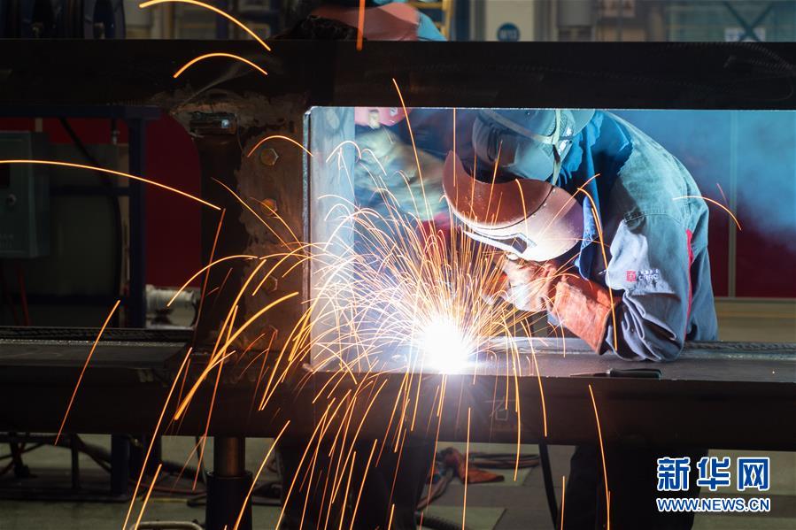 (圖文互動(dòng))(1)湖南:響應(yīng)降級(jí) 經(jīng)濟(jì)提速 防控不松