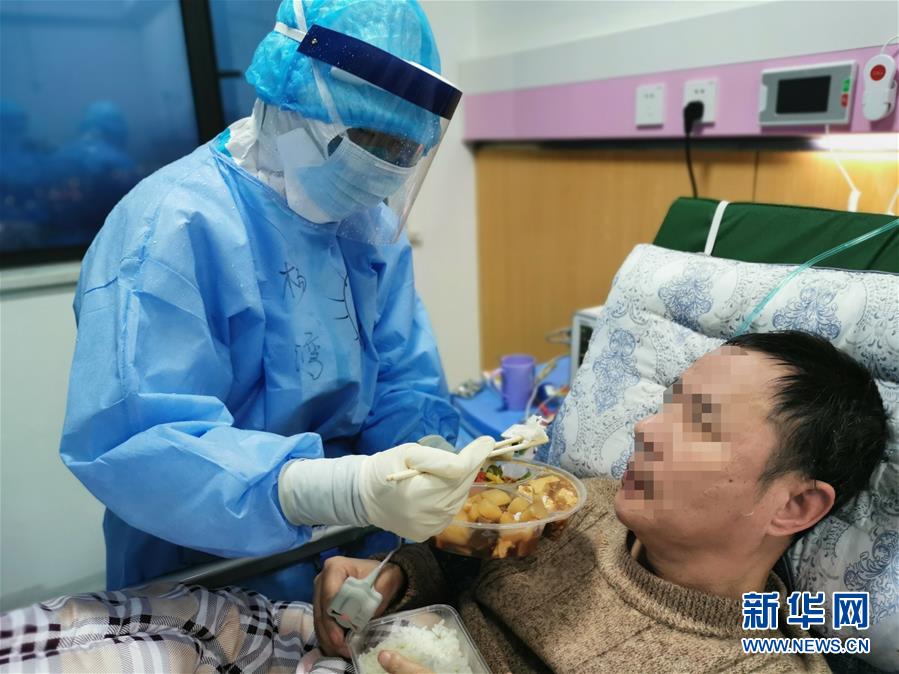 （一線抗疫群英譜·圖文互動）（3）“我們，撐得起！”——軍隊支援湖北醫(yī)療隊年輕醫(yī)務工作者的青春宣言