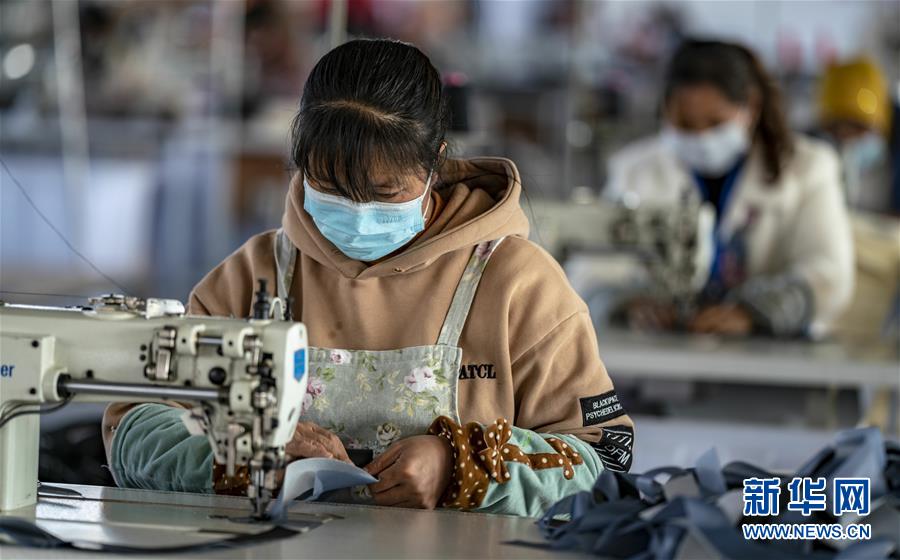 （在習近平新時代中國特色社會主義思想指引下——新時代新作為新篇章·習近平總書記關切事·圖文互動）（1）戰“疫”要勁時，戰“貧”再加把勁！——中央各部門助力脫貧攻堅很給力