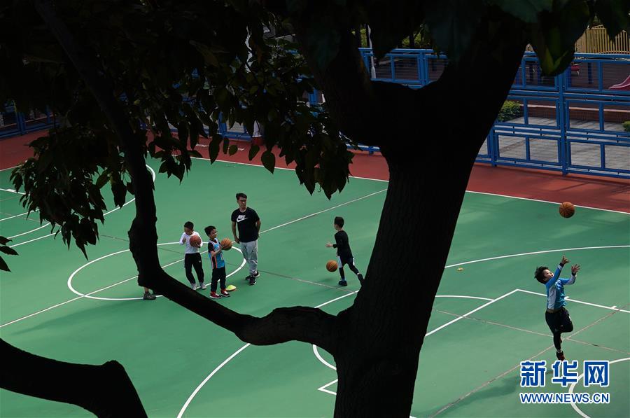 (XHDW·圖文互動(dòng))(6)疫情下的香港:艱難卻充滿希望