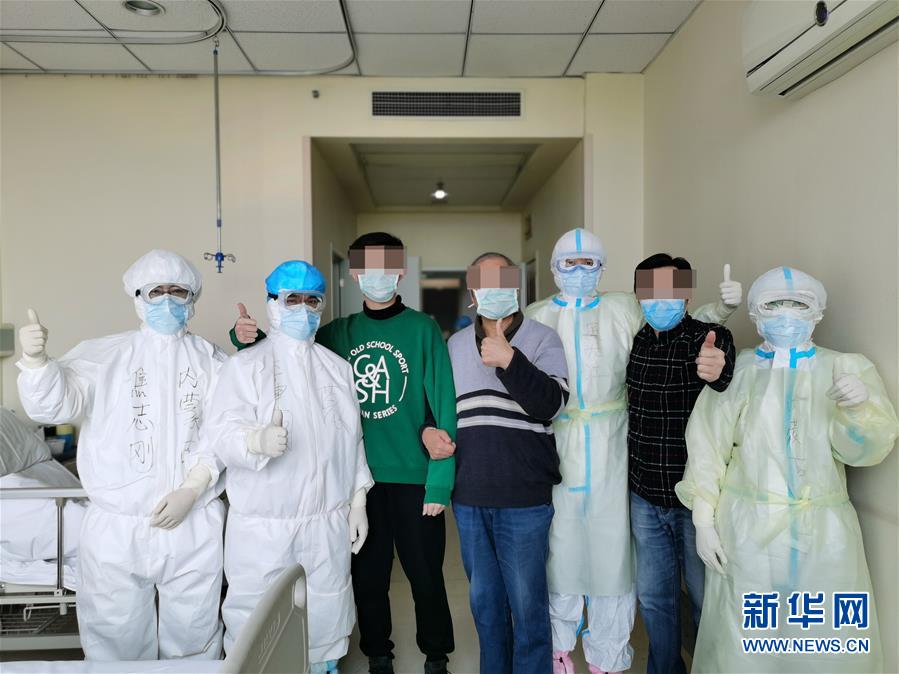 (聚焦疫情防控·圖文互動)(2)重癥醫生王洪亮:“沖在前,守到底”