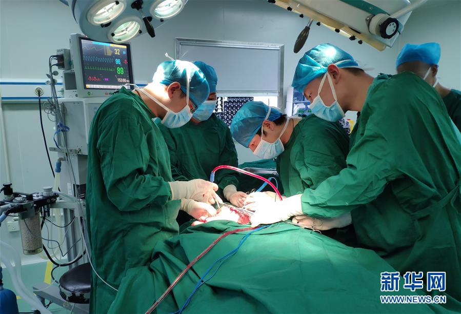 （一線抗疫群英譜·圖文互動）（2）青年醫生羅花南：才下高原又戰武漢 哪里需要在哪里