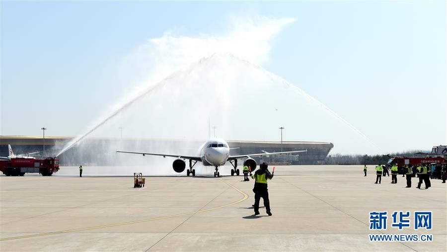 （新華全媒頭條·圖文互動）（14）最美逆行者，武漢永遠(yuǎn)記得你！——首批援鄂醫(yī)療隊返程紀(jì)實