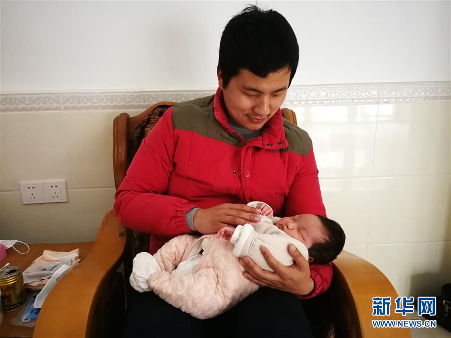 （一線抗疫群英譜·圖文互動）（7）羅文浩：“女兒，你的名字里有溫暖，有榮光！”