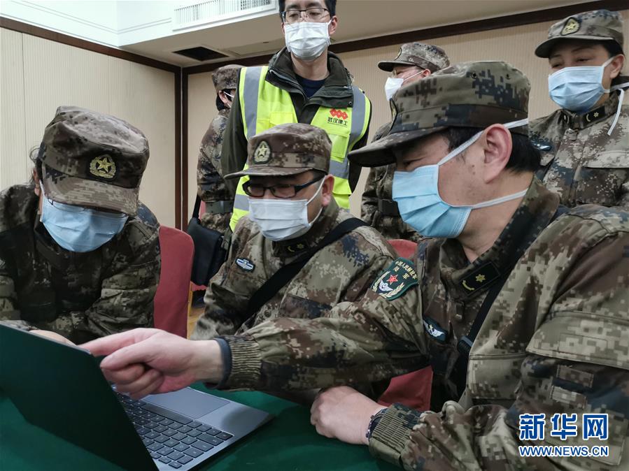 (新華全媒頭條·圖文互動)(9)和時間拼速度 與死神搶生命——火神山醫院重癥醫學一科里的“生死戰”