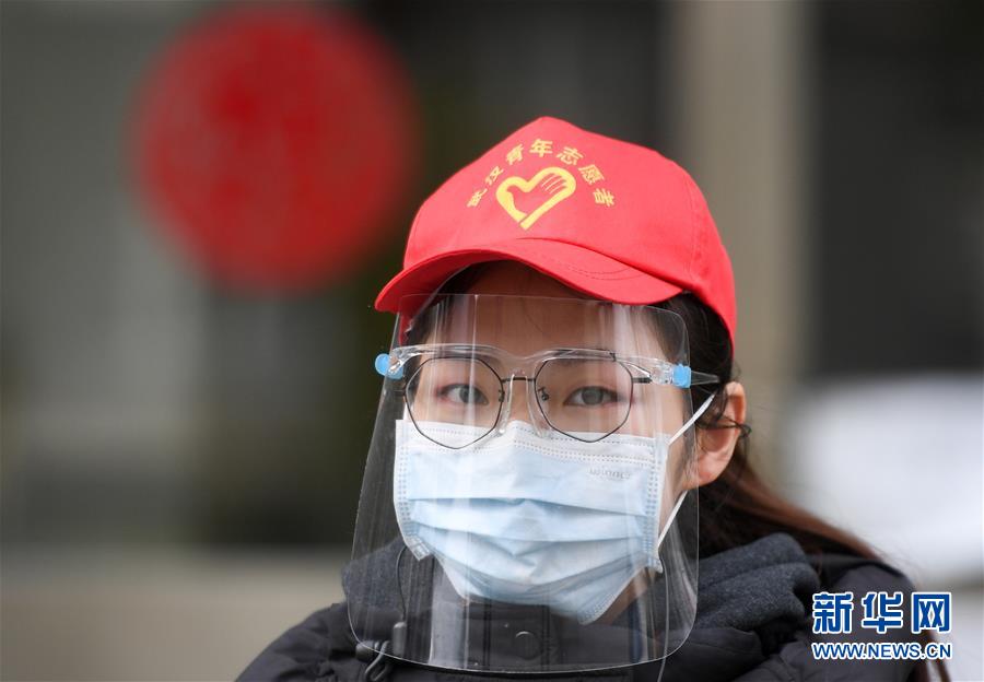 （習近平致敬的戰“疫”英雄·志愿者篇·圖文互動）（4）他們，微光成炬照征程