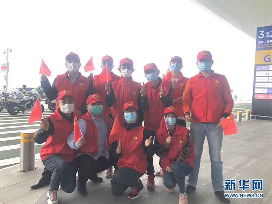 (新華全媒頭條·習(xí)近平致敬的戰(zhàn)“疫”英雄·武漢人民篇·圖文互動)(10)壯哉,大武漢——獻(xiàn)給英雄的武漢人民