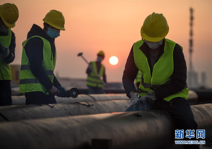 （新華全媒頭條·圖文互動）（6）致敬“沉默的英雄”——記武漢火神山雷神山醫院的建設者