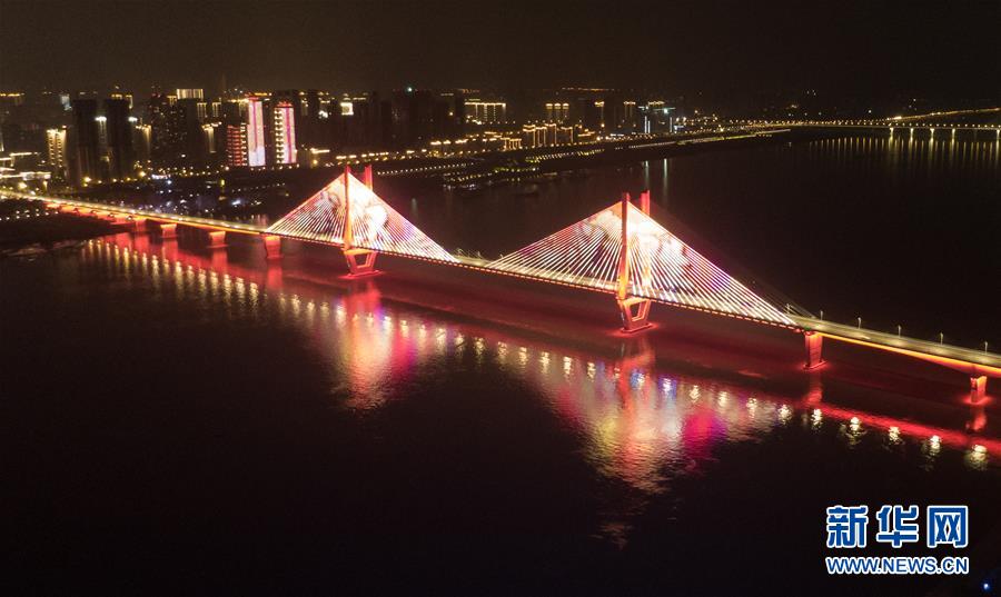 (聚焦疫情防控)(1)點亮武漢