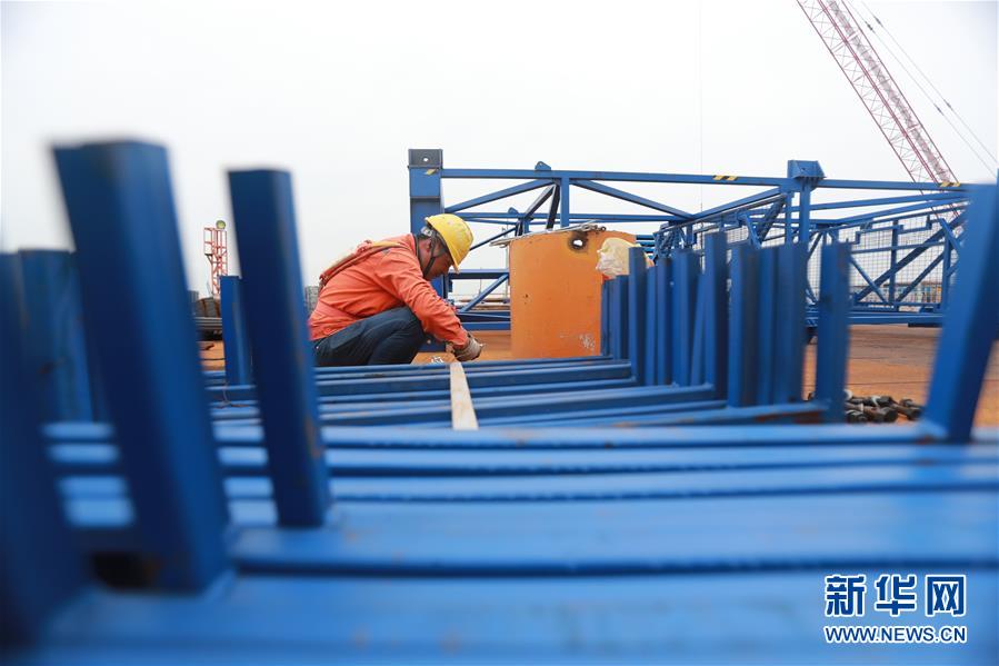 (圖文互動)(4)伶仃洋上超級工程建設者的一天