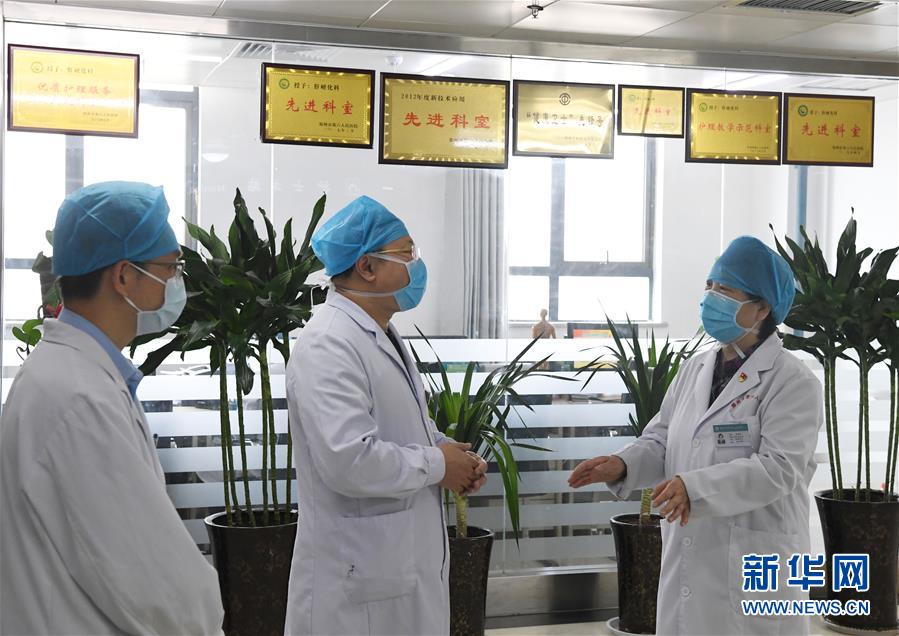 (抗疫中的真善美·圖文互動(dòng))(3)坐著輪椅上前線——“疫”無反顧的“老兵”馬淑煥