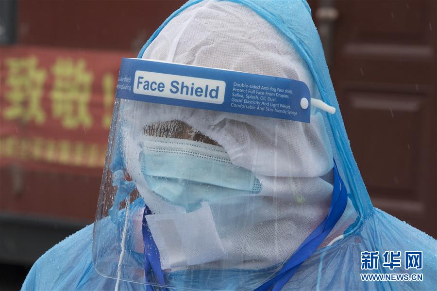 （在習近平新時代中國特色社會主義思想指引下——新時代新作為新篇章·習近平總書記關切事·圖文互動）（7）祛疫未竟 征衣不解——綏芬河小城的抗疫故事