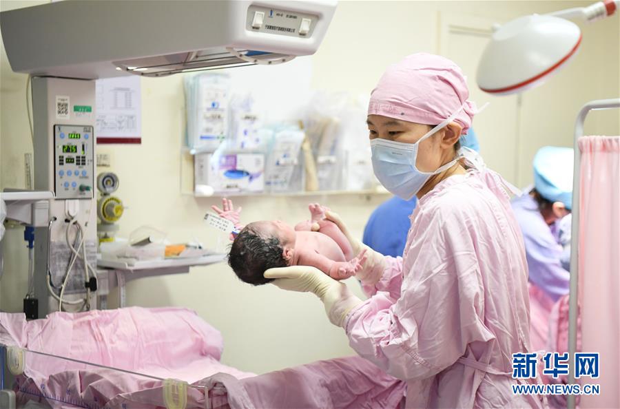 (新華全媒頭條·圖文互動)(5)“我看不見你的樣子,但我知道你是誰”——寫在國際護士節來臨之際