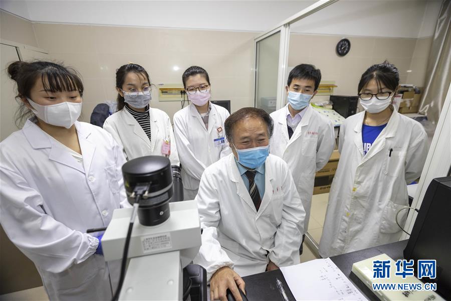 （代表委員履職·圖文互動）（1）“履職與行醫，都要精益求精”——全國政協委員吳煥淦履職記