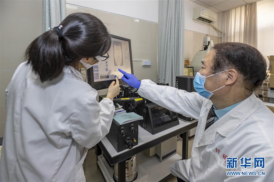 （代表委員履職·圖文互動）（2）“履職與行醫，都要精益求精”——全國政協委員吳煥淦履職記