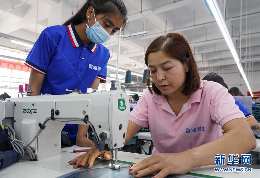 （決戰決勝脫貧攻堅·圖文互動）（1）紡織女工進城記