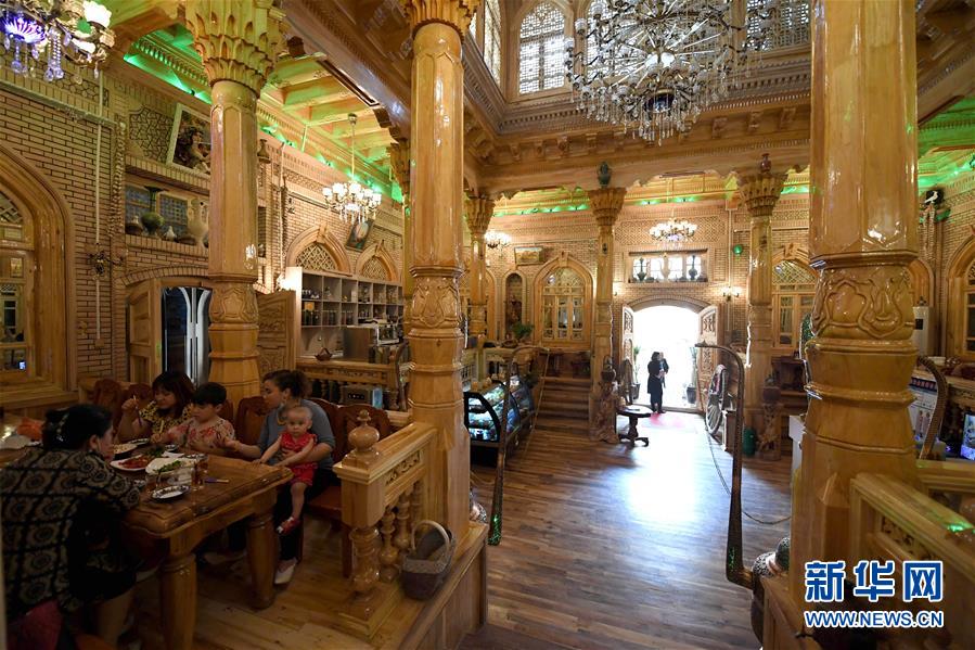 (決戰決勝脫貧攻堅·聚焦“三區三州”·圖文互動)(5)“古老”和田展現新時尚