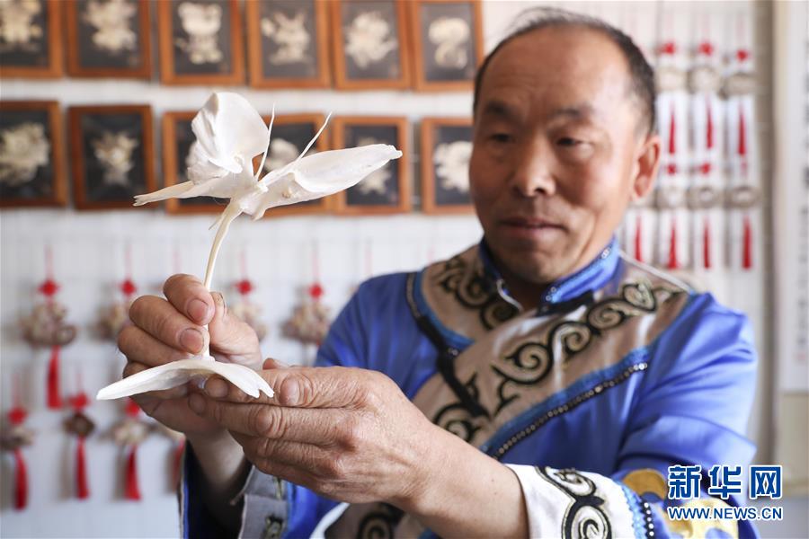 (新華全媒頭條·走向我們的小康生活·圖文互動)(10)迎著東升的紅日——走向小康之路的赫哲族