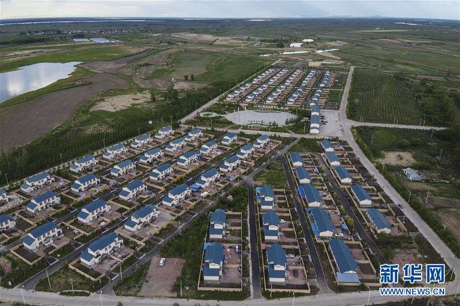 (新華全媒頭條·走向我們的小康生活·圖文互動)(16)迎著東升的紅日——走向小康之路的赫哲族