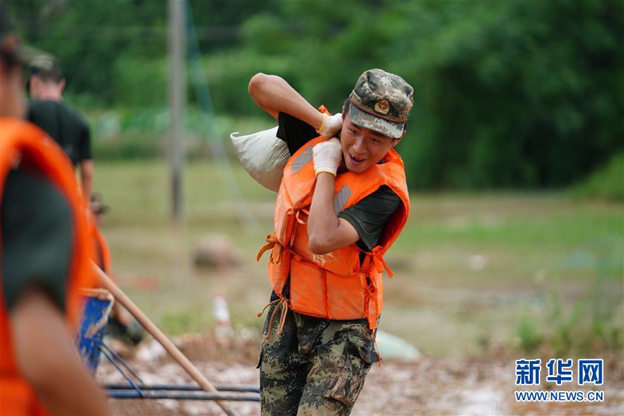 (防汛抗洪·圖文互動)(4)聞“汛”而動戰鄱湖